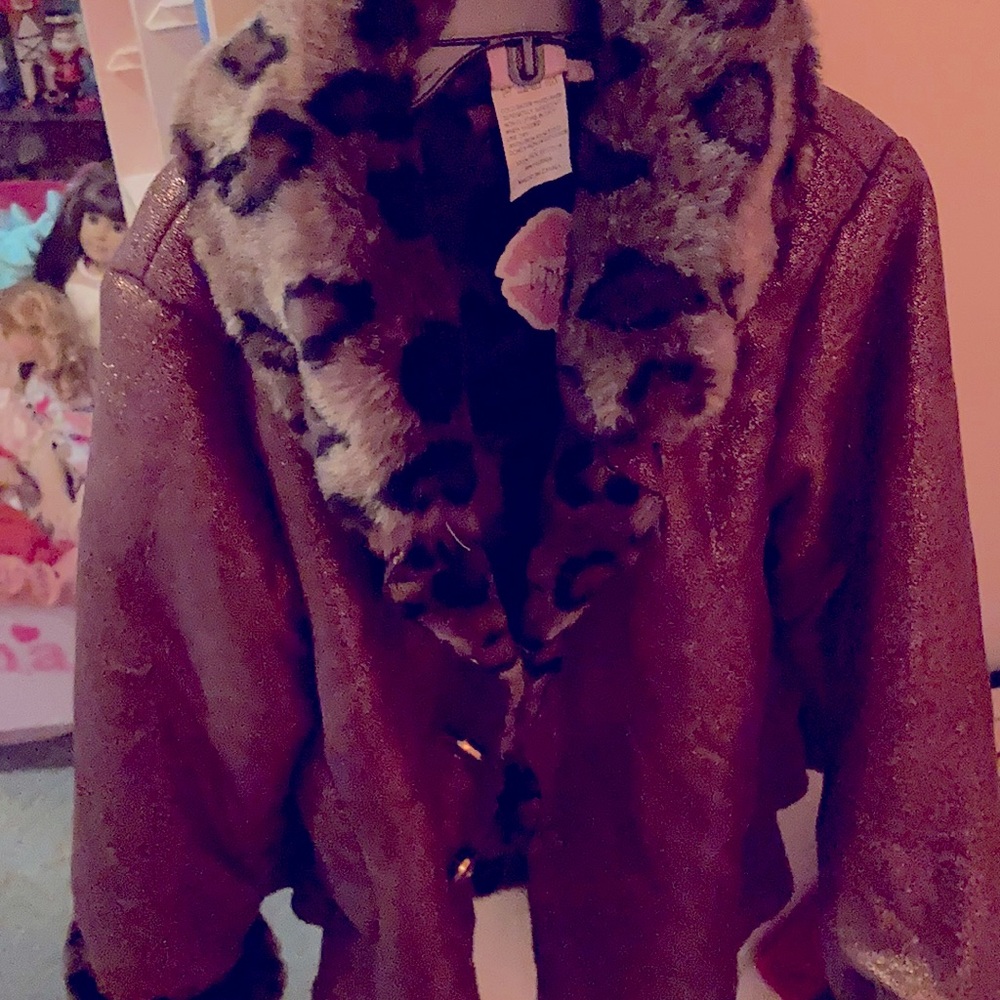 Lipstick girls coat new with tags super cute leopard collar